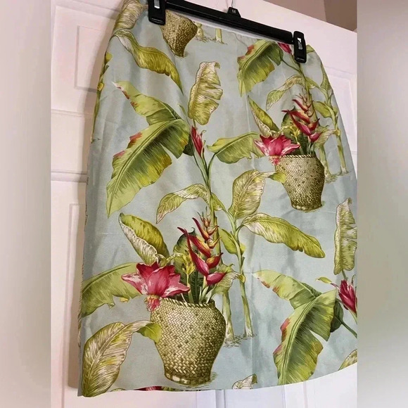Silk Club Collection Womans Floral Green Blue Skirt 100% Silk Sz 8 Petite - Picture 4 of 4